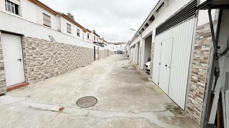 Foto 91465797-771a-4545-a45c-418f7ae3e5e1. Casa adossada amb aparcament a La Banda - Campo de Fútbol Chiclana de la Frontera