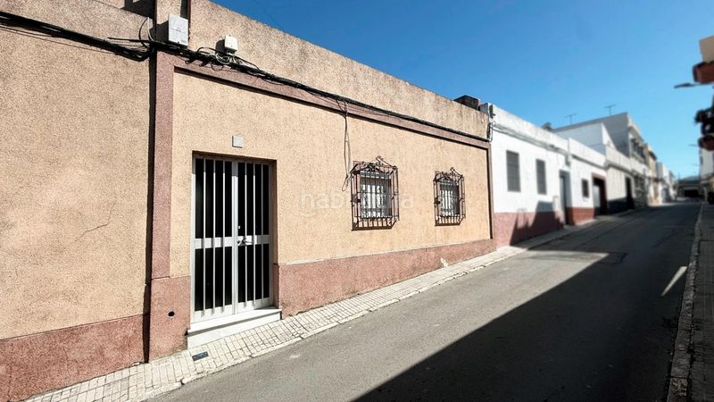 Foto e08ccac4-8744-46ac-8e72-d287940c0817. Casa amb aparcament a La Banda - Campo de Fútbol Chiclana de la Frontera