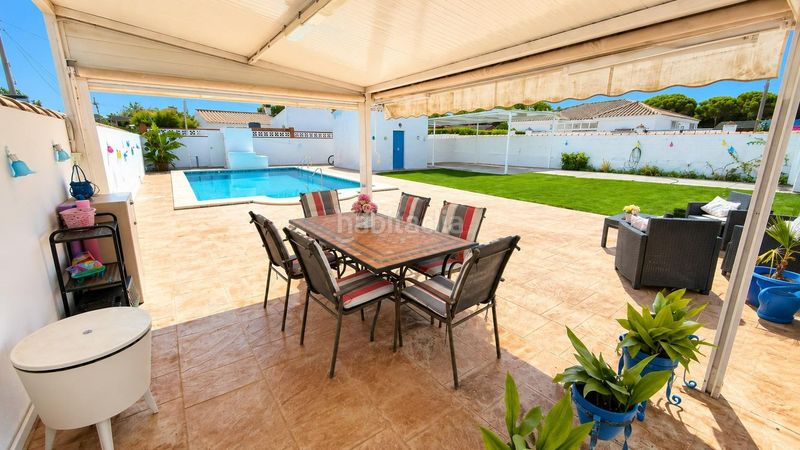 Foto 4a13cecf-41d5-43c5-86d9-9dadf190909b. Xalet amb aparcament piscina a Las Lagunas - Campano Chiclana de la Frontera