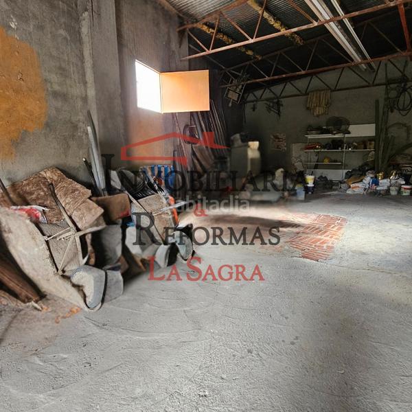 Foto 760a9153-c3c3-410f-b321-f6f303e2f774. Location local commercial dans Borox