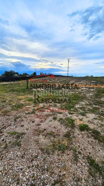 Foto 1b69d706-a48a-4a86-a13e-2676d9ecdbe2. Alquiler finca rústica parcela de 6.500 m² con casa prefabricada –venta y/o alquiler con opción a compra en Carranque