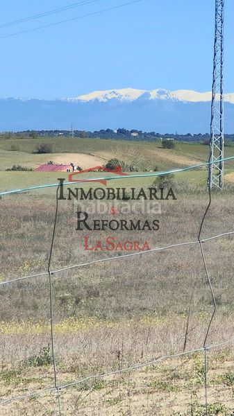 Foto feda9b84-f890-4a4c-bfad-ca30b235cc2a. Alquiler finca rústica parcela de 6.500 m² con casa prefabricada –venta y/o alquiler con opción a compra en Carranque