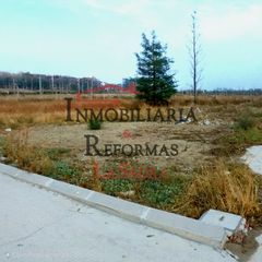 Residential Plot in Borox. Terreno urbano muy céntrico – ideal para chalet pareado