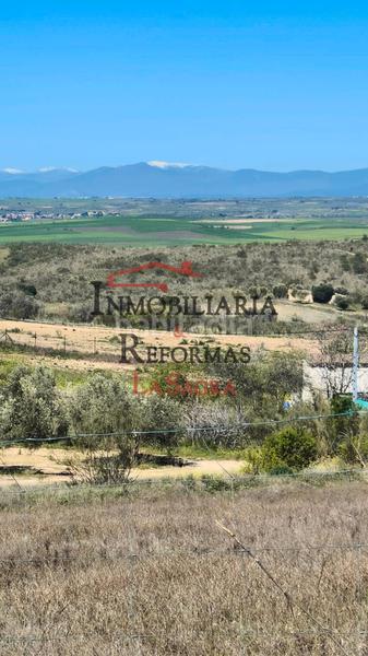 Foto cf81da33-3b4f-4860-9dd6-6dfd73807566. Chalet con parcheggio in Casarrubuelos