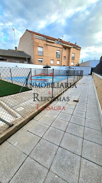 Foto 9c00a795-d5cc-467f-be98-8c167aa83c7b. Dúplex amb calefacció aparcament piscina a Alameda de la Sagra