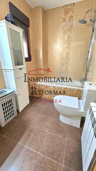 Foto f03a6f56-f4e4-4258-b68f-123de3e6b9f5. Dúplex a calle toledo 3 a Magán