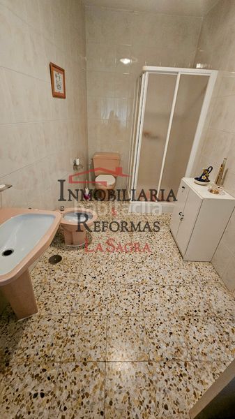 Foto 1cc2577e-1776-4a2a-95b0-09a90212d51e. Casa amb xemeneia aparcament a Las Américas Parla