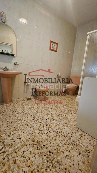 Foto 639c2c94-8a4e-4017-985f-11750cc63444. Casa amb xemeneia aparcament a Las Américas Parla