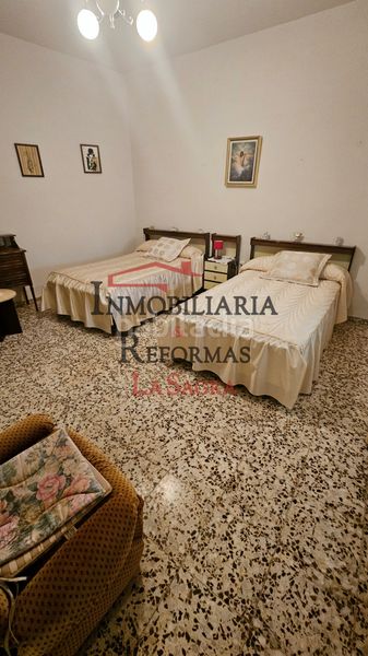 Foto 930af825-285b-46f6-a1b3-f7b9e5b2c3b9. Casa amb xemeneia aparcament a Las Américas Parla