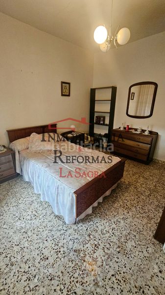 Foto 2ffb1661-d91b-4ca2-8762-75d21a791872. Casa amb xemeneia aparcament a Borox