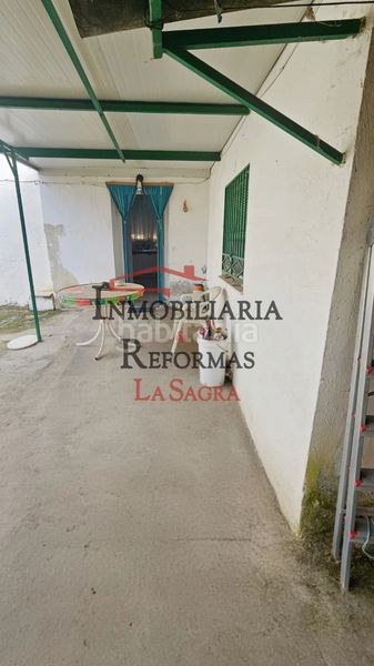 Foto 4ce4da1c-1641-4faa-9504-d43c7e6919aa. Casa amb xemeneia aparcament a Borox