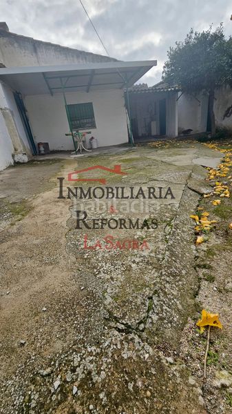 Foto dd096fa7-cc88-40b5-a097-614fd2412791. Casa amb xemeneia aparcament a Borox