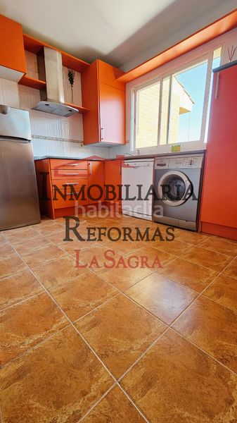 Foto abc2e258-8b5e-46cf-82ba-2c8439bb65a4. Casa amb calefacció a Yuncler