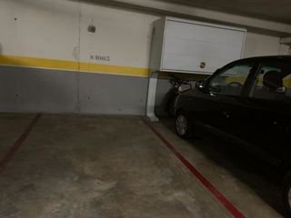 Parking coche en Llinars del Vallès. Plaça  d´aparcament( el castell)