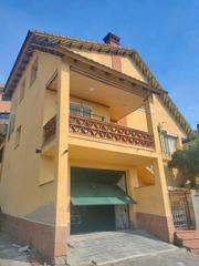 Chalet en Sant Pere de Vilamajor. Casa amb piscina amb vistes al montsent