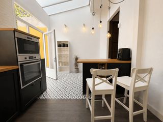 Casa adosada  Plaça caritg. Casa senyorial amb jardí privat al centre de llinars del vallès