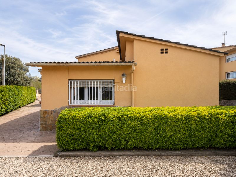 Foto 1c1ffcd5-9a8b-4a46-a704-2ce30e8b89aa. Chalet casa amb jardí i parcel·la de 360 m² a en Llinars del Vallès