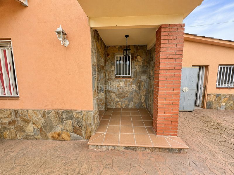 Foto 586265e8-b16c-46fe-8c18-e636556b2254. Chalet casa amb jardí i parcel·la de 360 m² a en Llinars del Vallès
