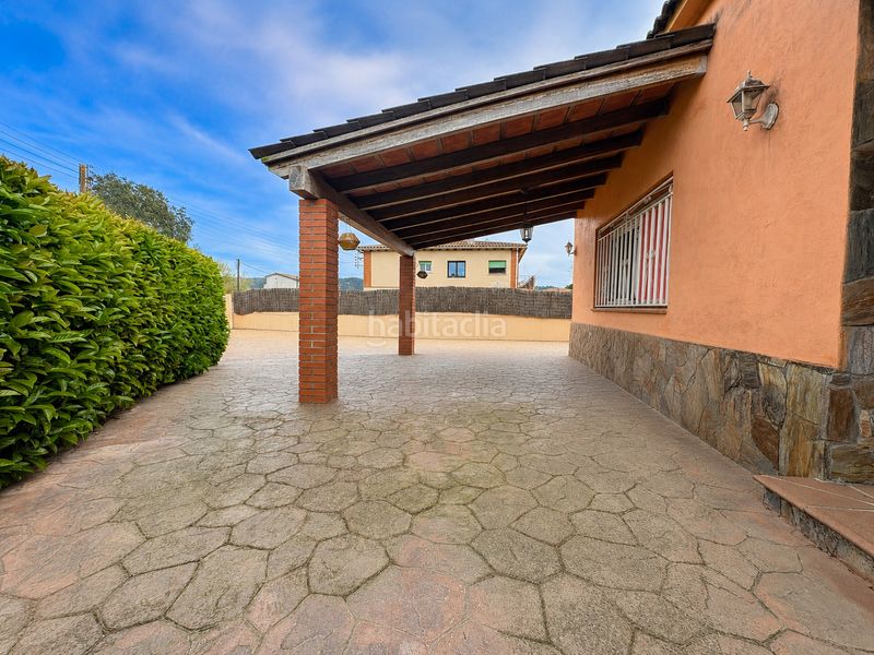 Foto aa98e6e0-852b-4893-805d-ee05d2f9a202. Chalet casa amb jardí i parcel·la de 360 m² a en Llinars del Vallès
