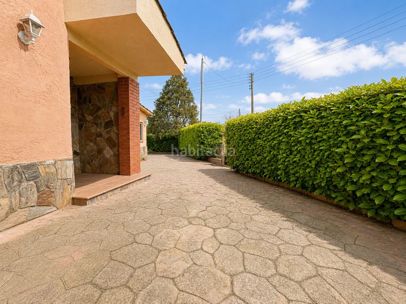 Foto dad436a9-5797-4306-8fb2-b21b850f0db5. Chalet casa amb jardí i parcel·la de 360 m² a en Llinars del Vallès