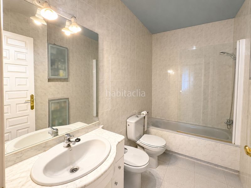 Foto ec52eec8-f3c2-40f4-882a-869622520148. Chalet casa amb jardí i parcel·la de 360 m² a en Llinars del Vallès