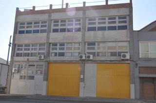 Rent Industrial building in Vinyets-Molí Vell. Planta baja industrial lista para entrar, situada en el polígono