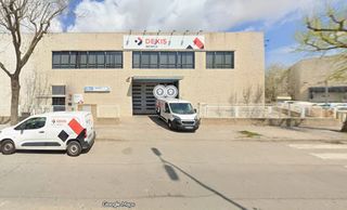 Lloguer Nau industrial a Centre. Nave industrial aislada situada en el polígono gran vía sur de l