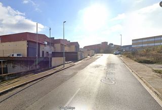 Fabrikhalle in Sant Esteve Sesrovires. Nave industrial esquinera tipo a situada en sant esteve sesrovir