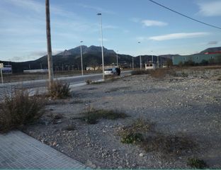 Lloguer Terreny residencial a Olesa de Montserrat. Solar situado en el poligono la flora fou, con una ocupación del