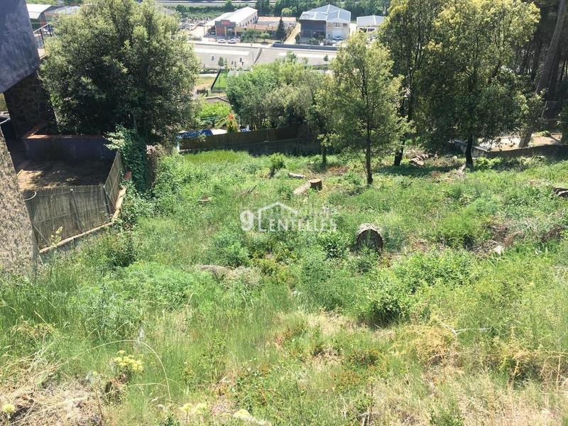 Foto 33121ff4-4763-489b-abb0-34a2ae3dd2c2. Terreno residencial terreno con impresionantes vistas . el solar está vallado y tiene 750 m2 de suelo urbano y edificable. además tambié en Aiguafreda