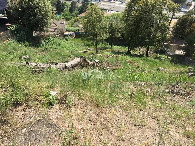 Foto ac7f93d1-c8d5-46ff-bee6-bc15b0b9b95a. Terreno residencial terreno con impresionantes vistas . el solar está vallado y tiene 750 m2 de suelo urbano y edificable. además tambié en Aiguafreda