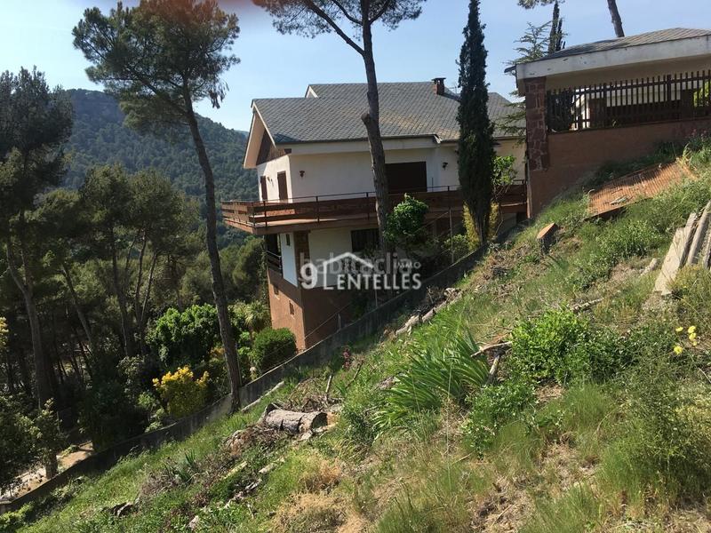 Foto b62e04ad-915f-4e69-8d77-468e111b3d6e. Terreno residencial terreno con impresionantes vistas . el solar está vallado y tiene 750 m2 de suelo urbano y edificable. además tambié en Aiguafreda