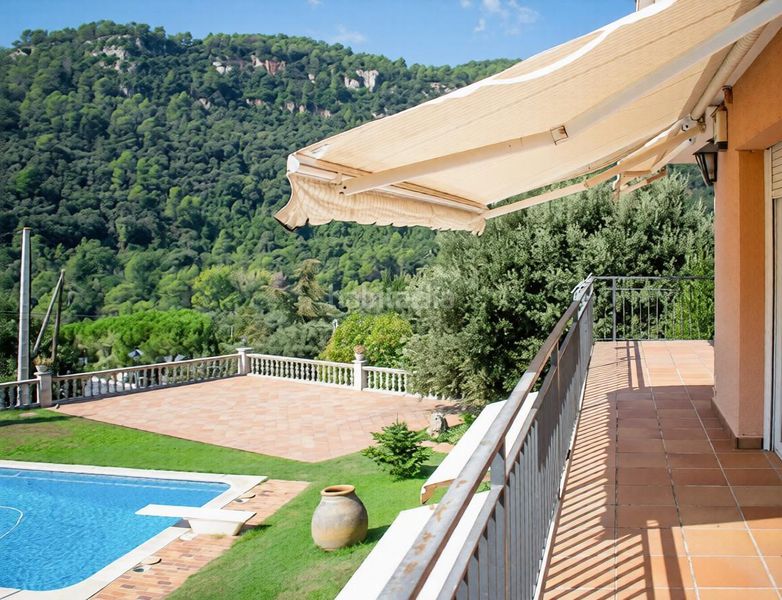 Foto e2838ea9-99af-4f91-ac79-8c1173cb546f. Casa amb piscina a Tagamanent