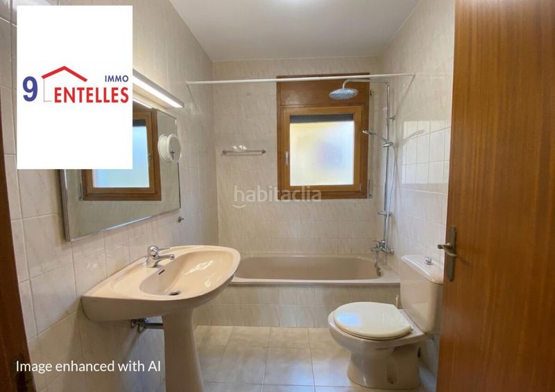 Foto 94f0d92d-f7f9-4840-aeeb-4a1b107fb755. Casa amb aparcament a Aiguafreda