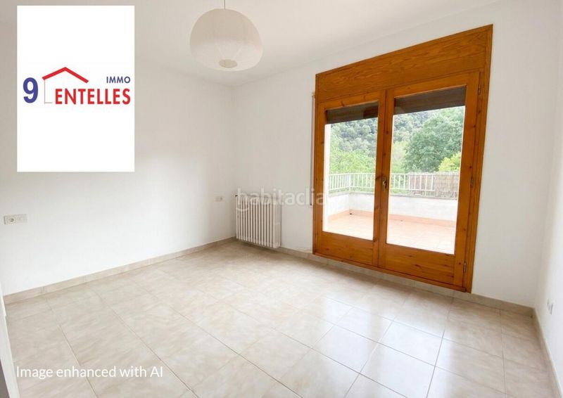 Foto b8ec9648-1717-4935-a945-7c8b41ba9278. Casa amb aparcament a Aiguafreda