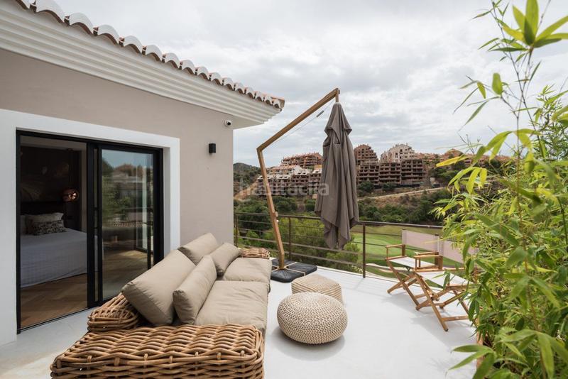 Foto 45a72294-0acf-4d94-bf8d-f7f144b5f162. Haus mit heizung parking pool in Santa María Marbella