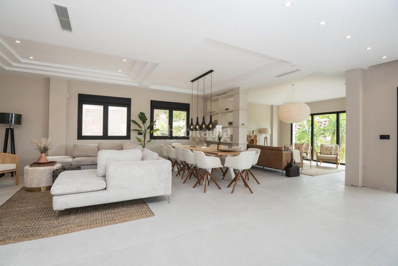 Foto 46f6acf0-daf9-4105-b620-23b081614754. Haus mit heizung parking pool in Santa María Marbella