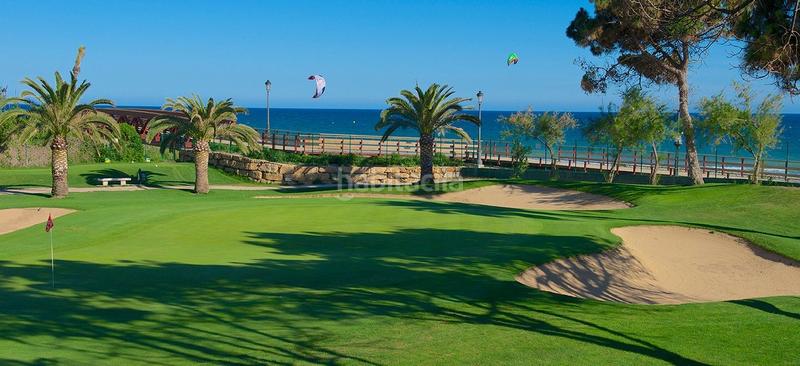 Foto 459c54db-d44e-4e35-b038-0a5d09ebf465. Dachwohnung mit heizung parking pool in Alto de los Monteros Marbella