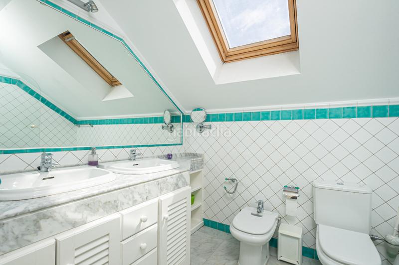 Foto 16a274d5-0c06-421d-a82f-8c8884e7654d. Maison jumelée avec cheminée chauffage parking piscine dans Marbella