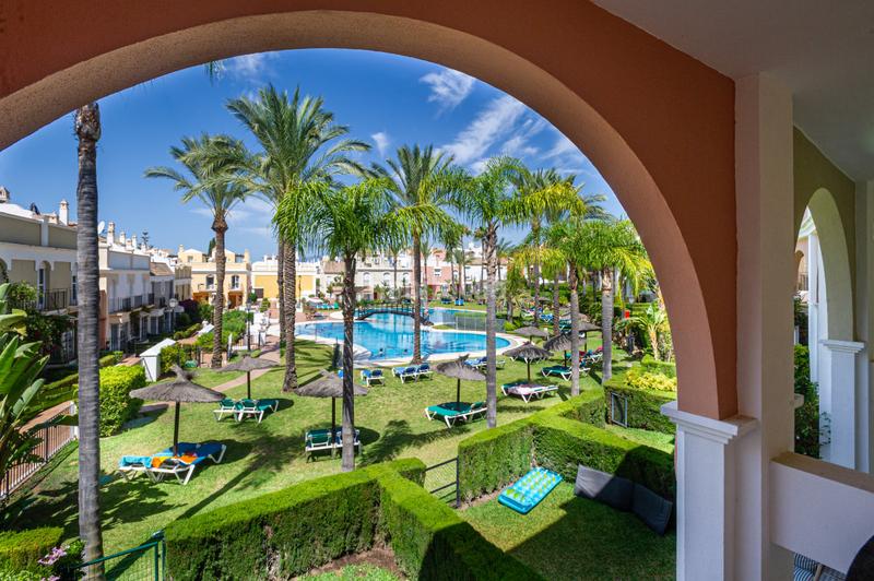 Foto 38613475-bb39-49a2-b1d9-621e3c5a1d28. Maison jumelée avec cheminée chauffage parking piscine dans Marbella