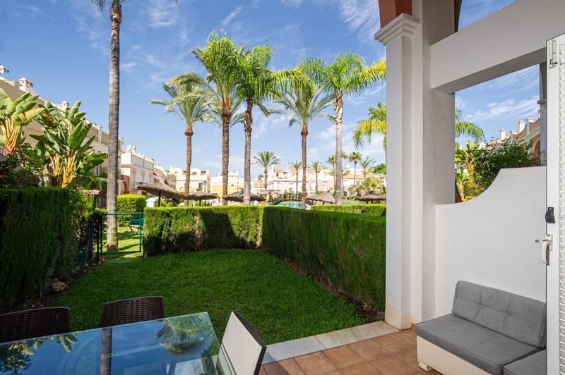 Foto 3e6b8c80-c71f-4dfd-9a1f-bf749b392407. Maison jumelée avec cheminée chauffage parking piscine dans Marbella