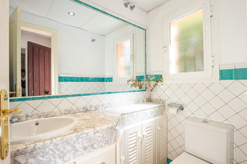 Foto 51111ffe-d141-4588-bcba-143ff8de2aec. Maison jumelée avec cheminée chauffage parking piscine dans Marbella