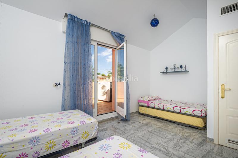 Foto 7ce9dbf1-24c4-4f8f-bed6-549b76f83a70. Maison jumelée avec cheminée chauffage parking piscine dans Marbella