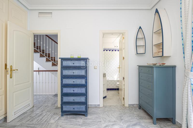 Foto b971df78-d0a0-4e46-b151-85b5bd9b64ab. Maison jumelée avec cheminée chauffage parking piscine dans Marbella