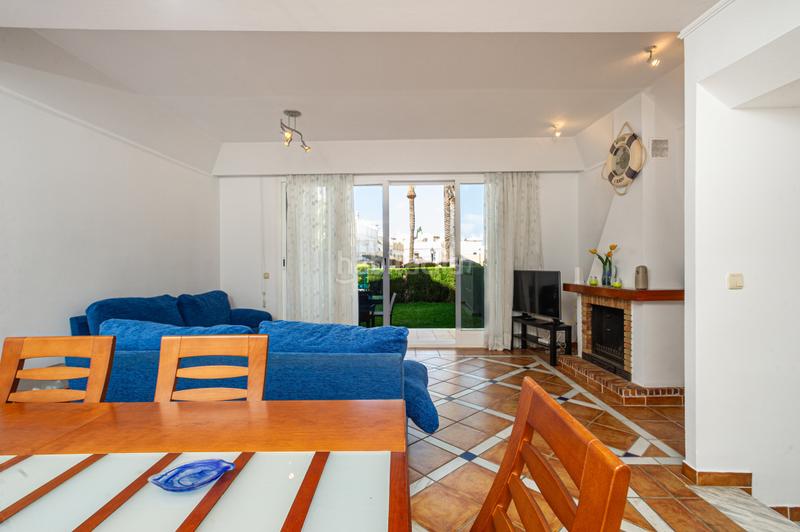 Foto e5c39ea7-ff85-4a40-9a3e-212426694092. Maison jumelée avec cheminée chauffage parking piscine dans Marbella