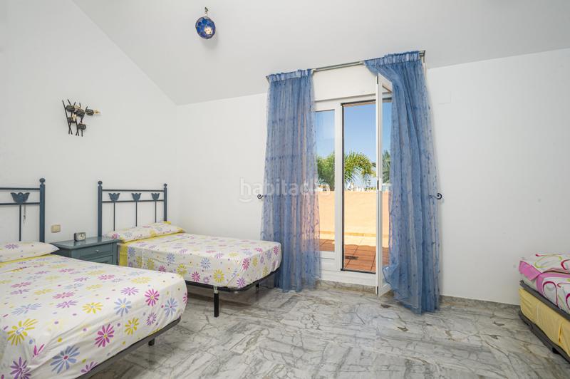 Foto f73d51d7-e6e6-44ac-81a6-3d58b4d45998. Maison jumelée avec cheminée chauffage parking piscine dans Marbella