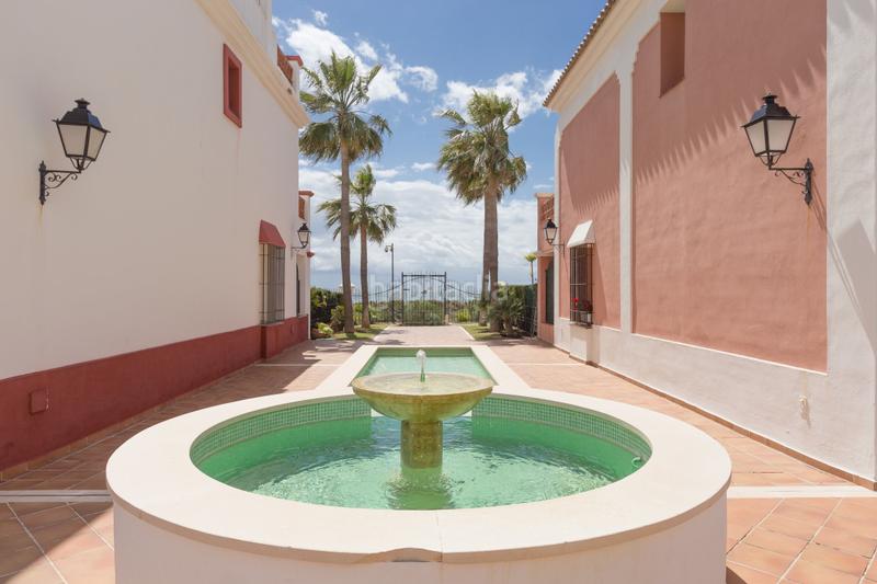 Foto f76cf9be-e492-4b7c-9179-4a9d40886178. Maison jumelée avec cheminée chauffage parking piscine dans Marbella