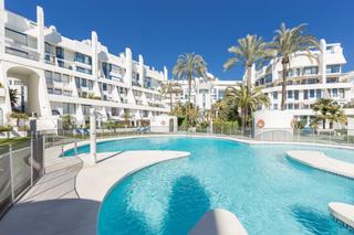 Àtic a Playa de la Fontanilla. Ático con piscina privada en marbella