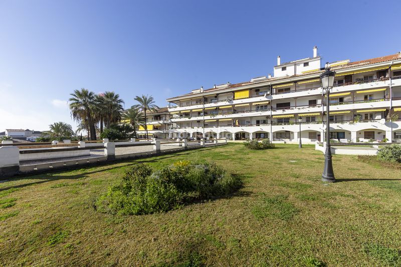 Foto bbf313df-6b70-4282-bd20-f8e771e4c7ce. Pis amb xemeneia calefacció piscina a La Carolina - Guadalpín Marbella