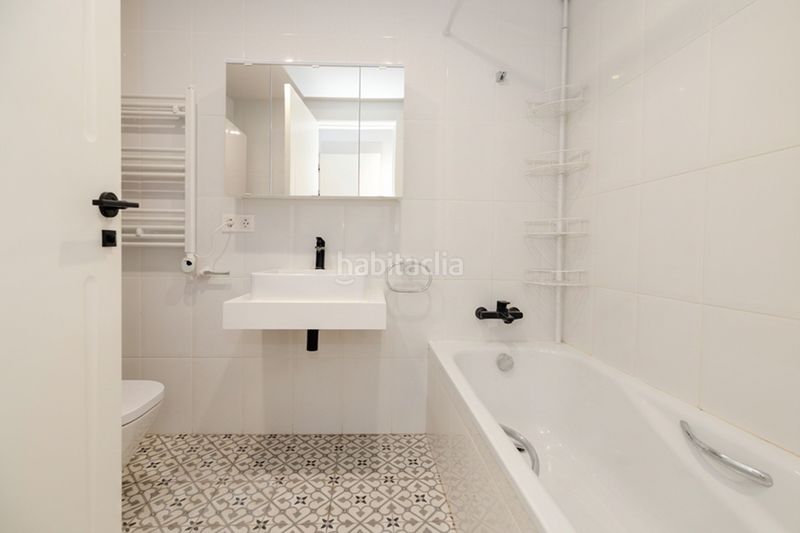Foto 28374cbd-3777-4fe4-8a53-152f6150885b. Apartament amb calefacció aparcament piscina a Playa Bajadilla - Puertos Marbella